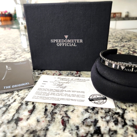 Speedometer Official bracelet, Classic PVD Black - Picture 2 of 6